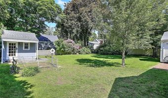9 Roberta Dr, Barrington, RI 02806