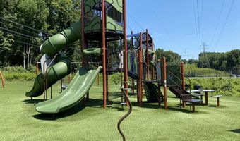 6944 ELLINGHAM Cir #A, Alexandria, VA 22315