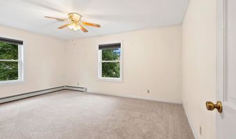 1909 N NICHOLAS St, Appleton, WI 54914