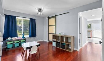 15811 Perkins Ln, Bowie, MD 20716