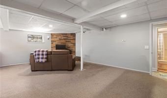 132 Ruggles Ave, Newport, RI 02840