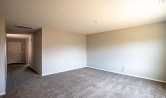 116 Pin Oak Dr, Aurora, MO 65605