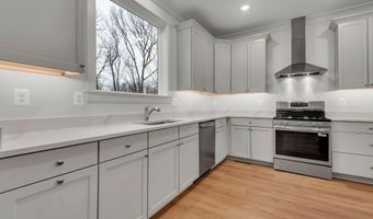995 ARUNDEL Dr, Arnold, MD 21012