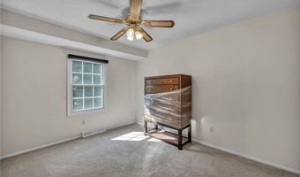 10237 INDEPENDENCE Dr, North Royalton, OH 44133