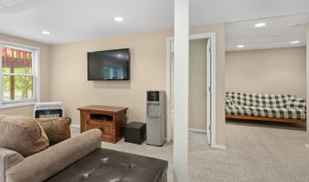 1196 Edgewater Ln, Antioch, IL 60002