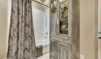 7386 Lake Lakota Pl, Indianapolis, IN 46217