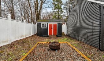 22 Parker St, Bangor, ME 04401
