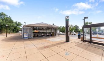 3201 8TH St SE 10, Washington, DC 20032