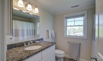 17 Mariner Way, Middletown, RI 02842