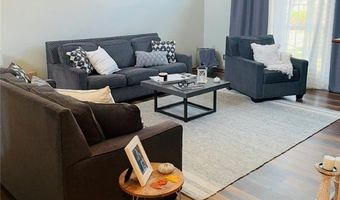 2435 Queensbury Rd, Alliance, OH 44601