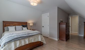 22 Sunrise Cir, Auburn, NH 03032