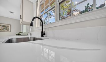 6576 MEDINAH Ln, Alexandria, VA 22312