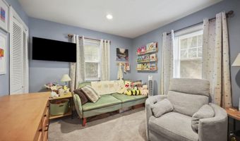 28 W Park Ave, Belford, NJ 07718