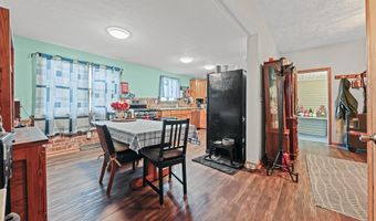 5869 Beechwood Ave, Alliance, OH 44601