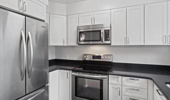 2641 S WALTER REED Dr B, Arlington, VA 22206