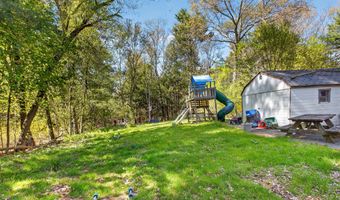 6 North Rd, Foster, RI 02825