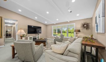 48156 268th St, Brandon, SD 57005