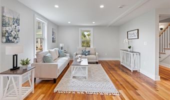 13 Carey St, Newport, RI 02840