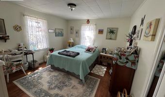 449 OAK St, Big Sandy, TN 38221