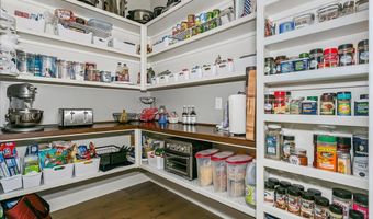 2407 N Lakeside Cir, Andover, KS 67002