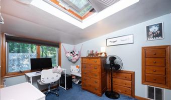 22 Harrison St, Bristol, RI 02809
