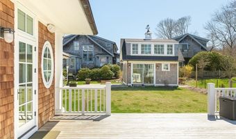 30 Walcott Ave, Jamestown, RI 02835