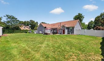 63 Ansel White Dr, Acushnet, MA 02743