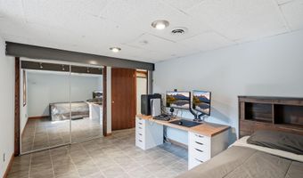 916 Whitney Dr, Apple Valley, MN 55124