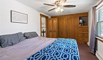 33 Wapping Dr, Bristol, RI 02809