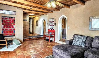 2 Latilla Ln, Arroyo Seco, NM 87514