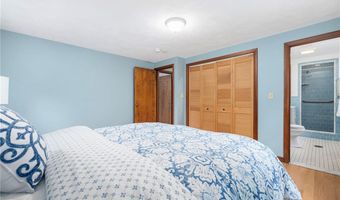 3 Grassy Plain Rd, Barrington, RI 02806