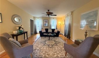 20 Morrison Ave, Middletown, RI 02842
