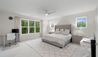9501 WILDOAK Dr, Bethesda, MD 20814