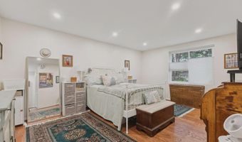 7425 DEMOCRACY Blvd 14, Bethesda, MD 20817