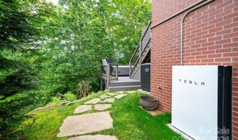 525 Wood Thrush Ct, Arden, NC 28704