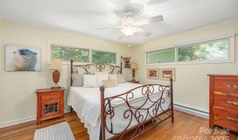 24 Woodcrest Rd, Asheville, NC 28804