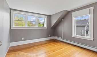 7 John St, Belfast, ME 04915