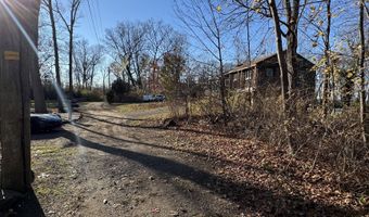 71 Hilltop Dr, Branford, CT 06405