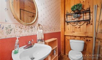 221 White Oak Trl, Banner Elk, NC 28604