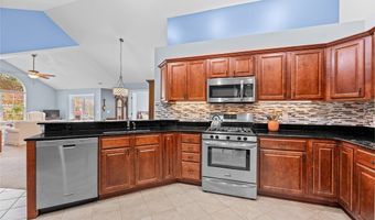 236 Sandover Dr, Aurora, OH 44202