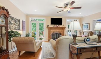 355 Smoke Rise Dr, Baldwin, GA 30511