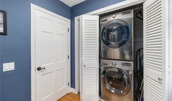 68 Daniel Dr, North Kingstown, RI 02852