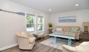 194 S Pier Rd, Narragansett, RI 02882