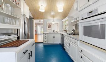 30 Loring Rd, Bristol, RI 02809