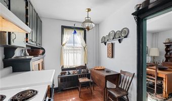 23 Willow St, Newport, RI 02840