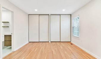 6630 MEDINAH Ln, Alexandria, VA 22312