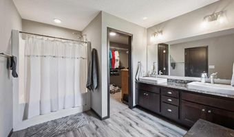 13715 Grafton Ct, Apple Valley, MN 55124