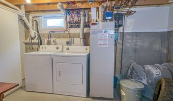 208 Congress St, Belfast, ME 04915