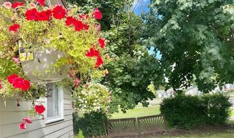 1090 Lakeview Street St, Waterford, MI 48328