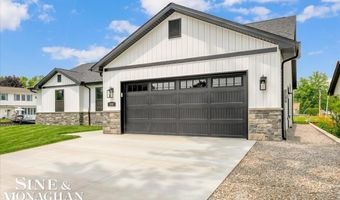 144 Channelsyde Dr, Algonac, MI 48001